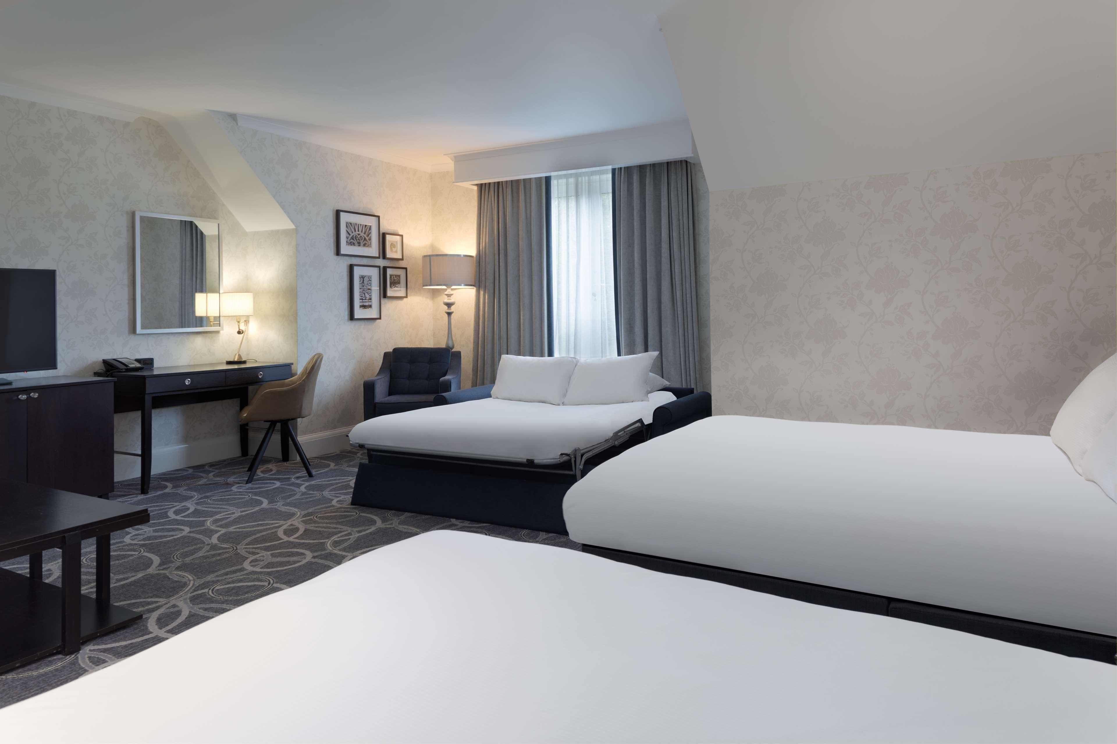 Hotel Doubletree By Hilton St. Anne's Manor Bracknell