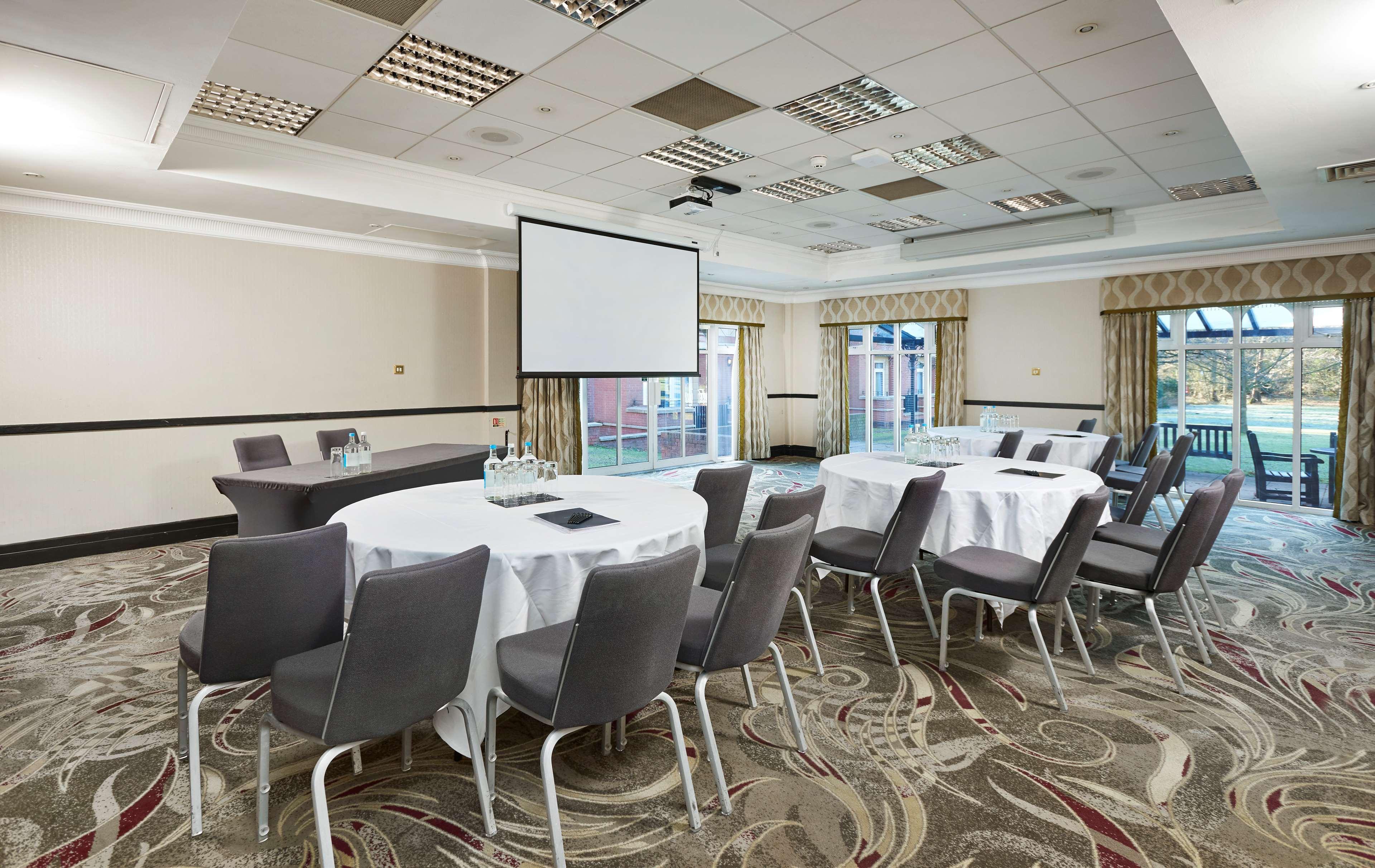Doubletree By Hilton St. Anne's Manor Hotel Bracknell