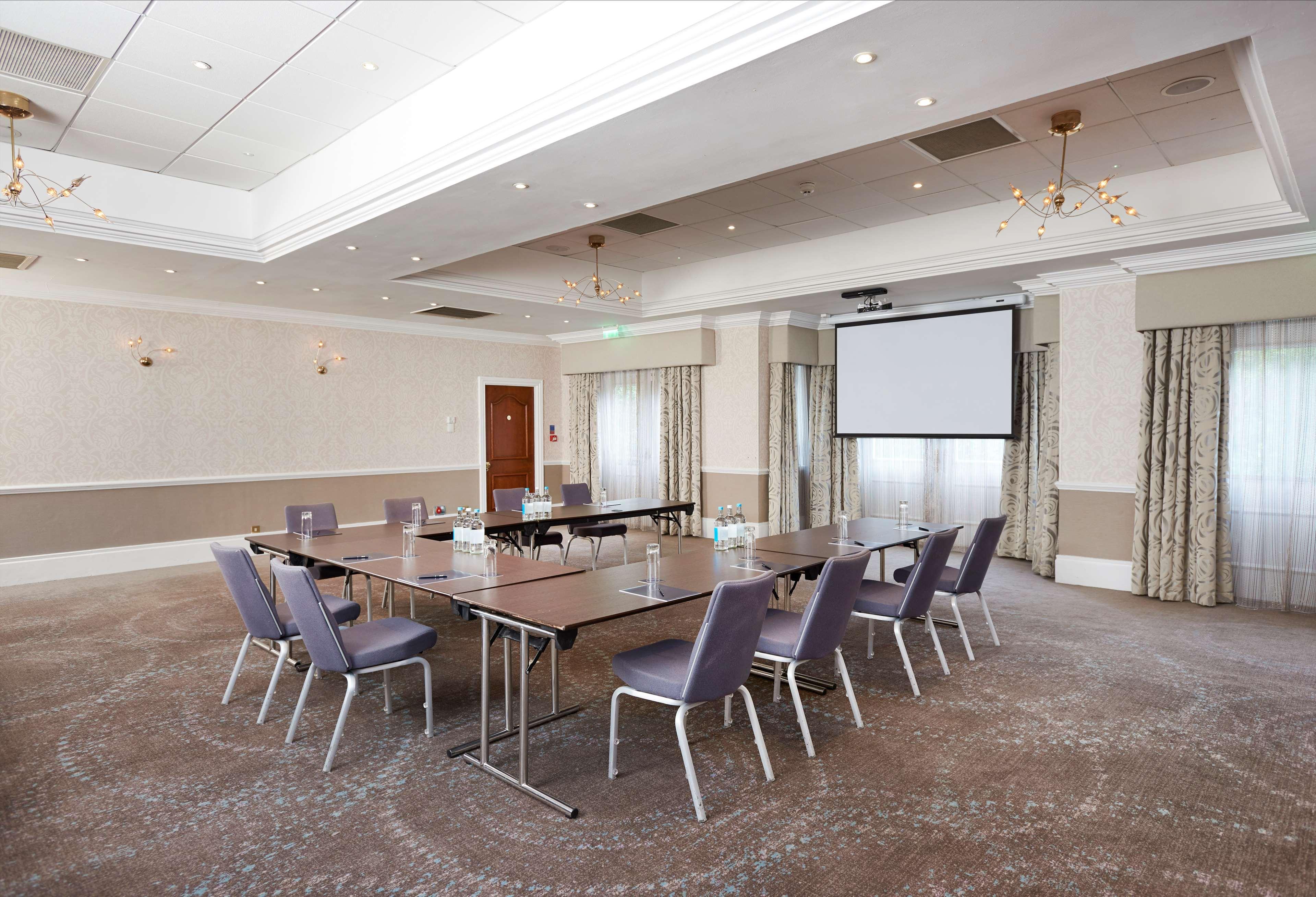 Doubletree By Hilton St. Anne's Manor 4* Bracknell