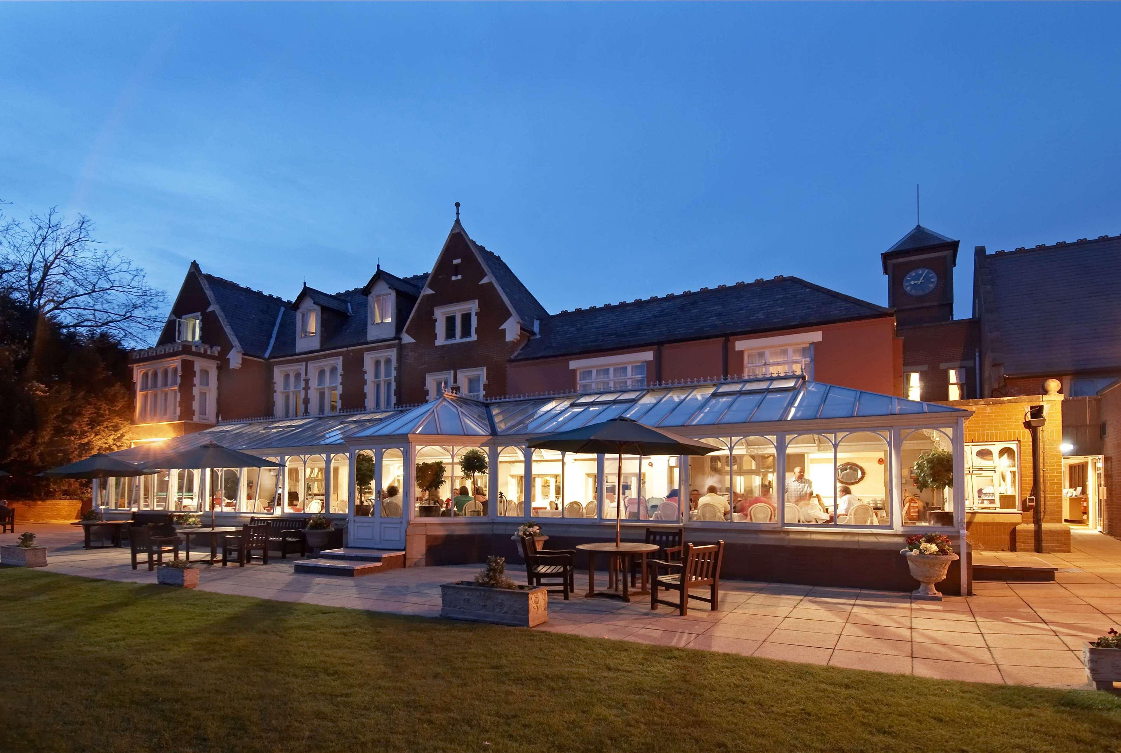 Hotel Doubletree By Hilton St. Anne's Manor Bracknell