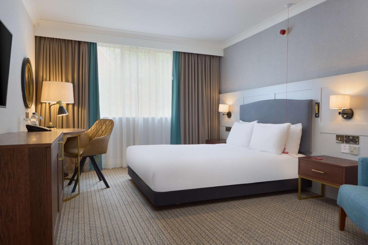 Doubletree By Hilton St. Anne's Manor Hotel Bracknell