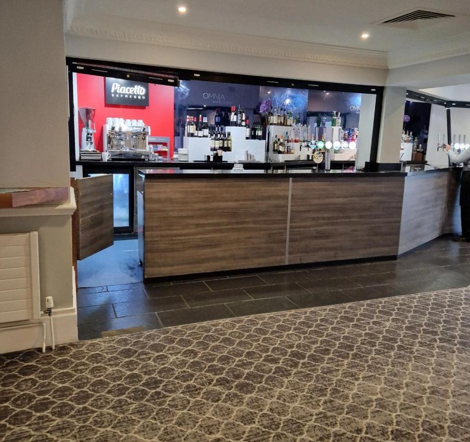 Doubletree By Hilton St. Anne's Manor Hotel Bracknell