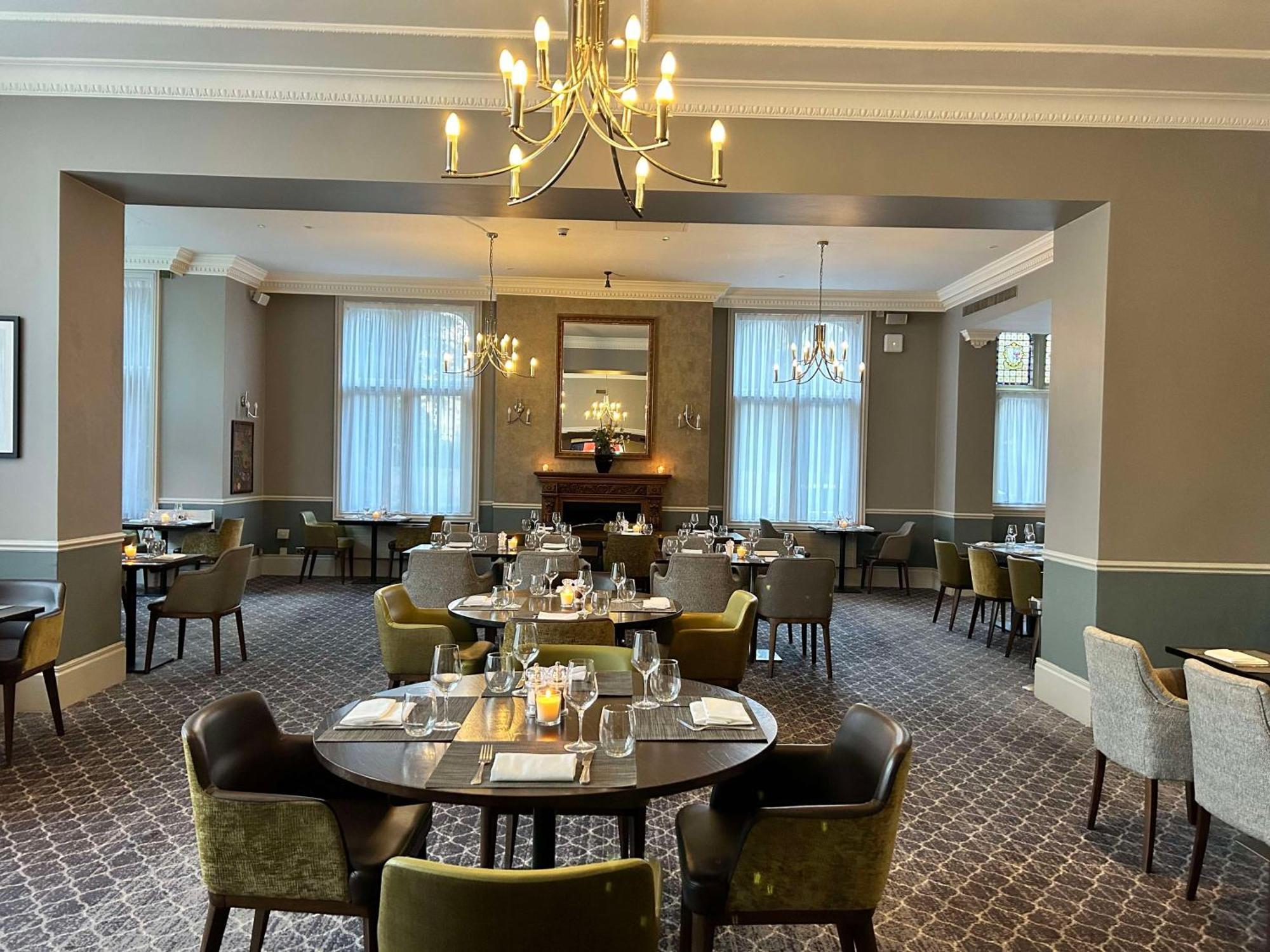 Doubletree By Hilton St. Anne's Manor Hotel 4*