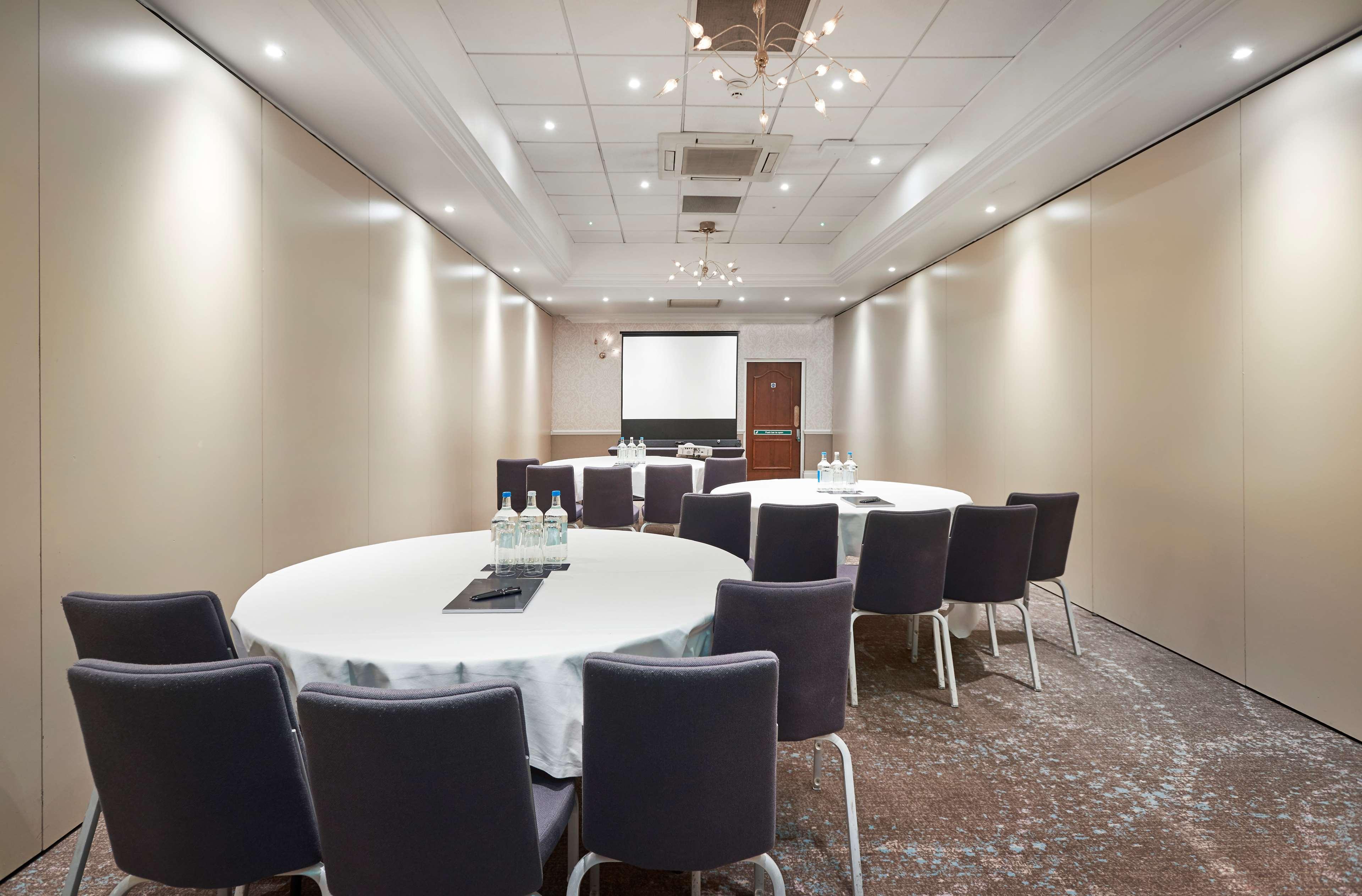 Doubletree By Hilton St. Anne's Manor 4*