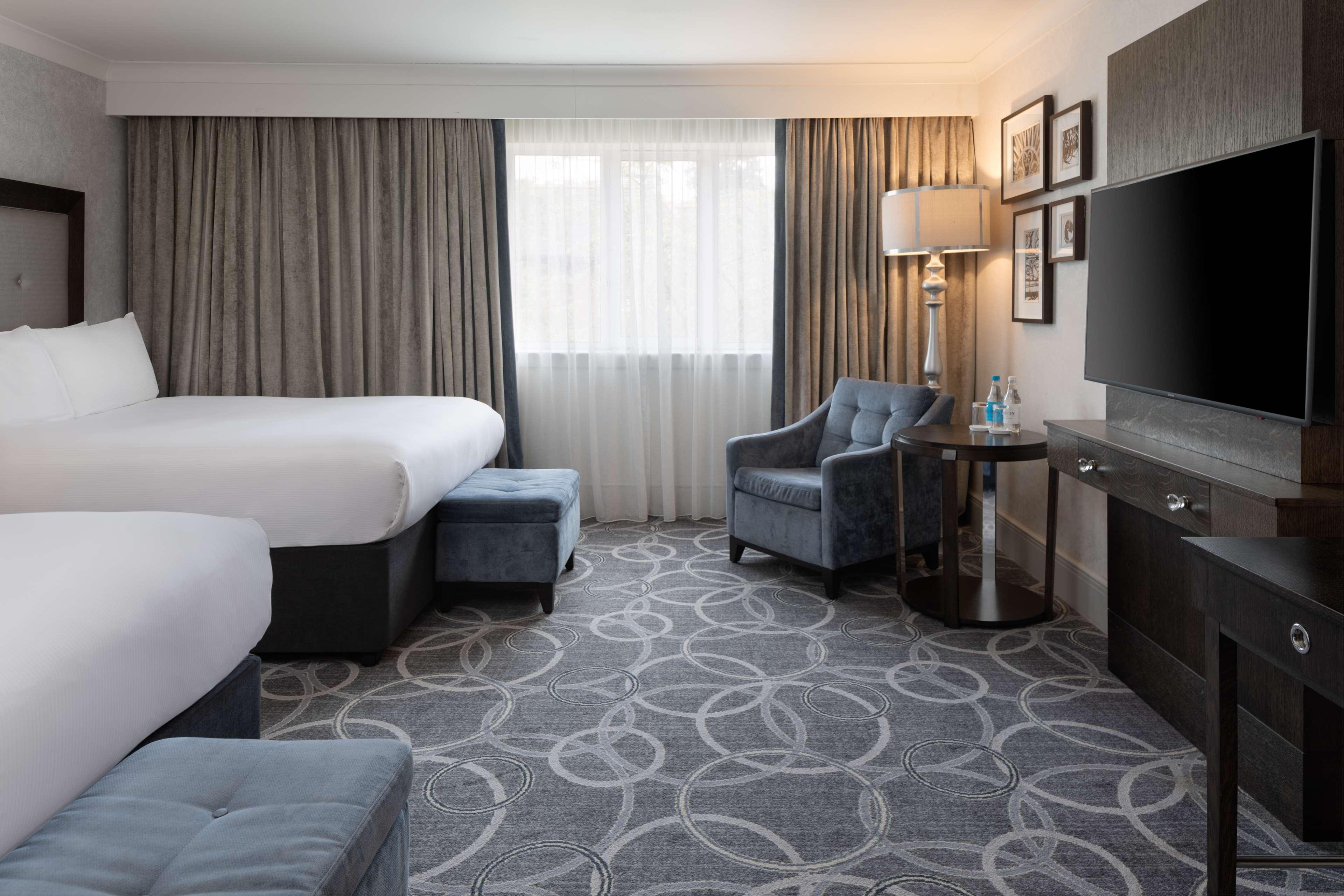 Hotel Doubletree By Hilton St. Anne's Manor Bracknell